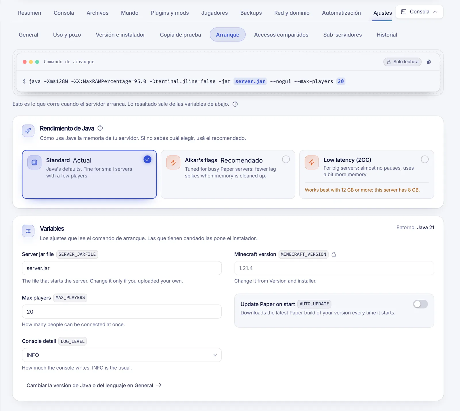 Sección Arranque con el comando de arranque de solo lectura y las tarjetas de perfil de Rendimiento de Java con las etiquetas Actual y Recomendado