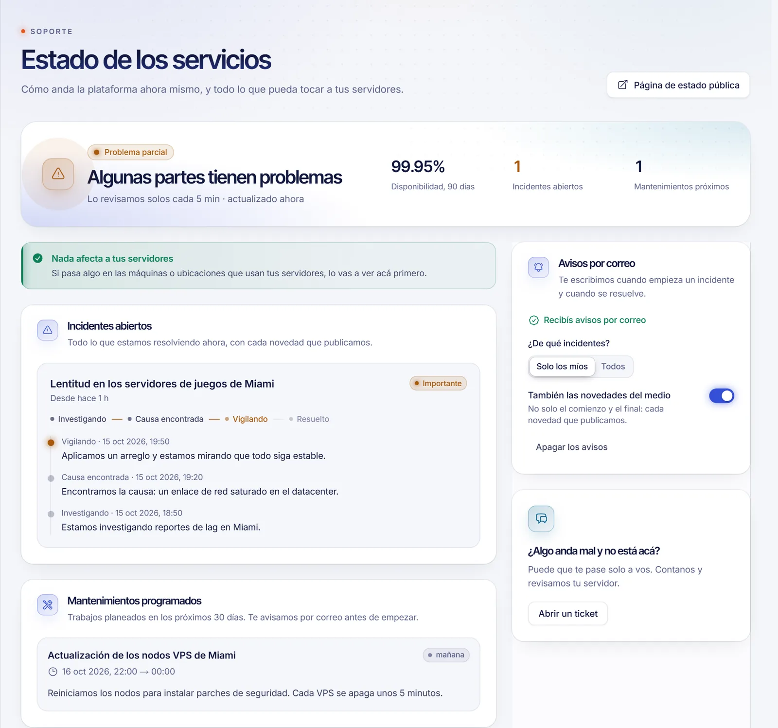 La página Estado de servicios del panel de cliente con lo que afecta a tus servidores, incidentes abiertos, mantenimientos programados y la tarjeta de avisos por correo