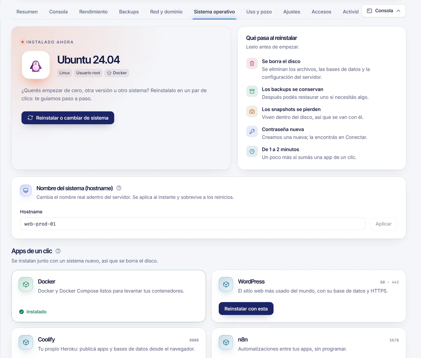 Sección de apps de un clic de la pestaña Sistema operativo con tarjetas de Docker, n8n, WordPress y otras apps